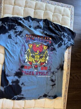 Wu-Tang Tiger Style Tie-Dye Graphic Tee - size SMALL/MEDIUM